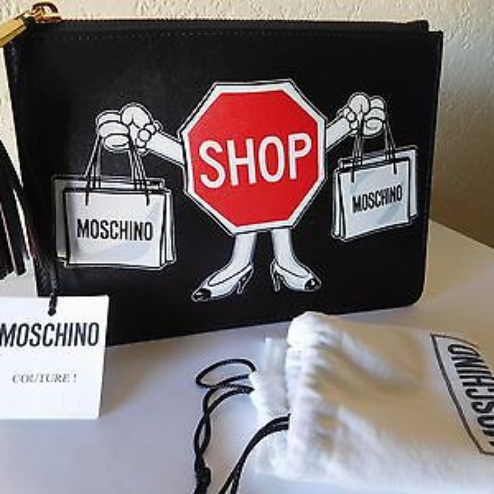 RARE MOSCHINO SHOPSIGN GRAPHIC CLUTCH used once